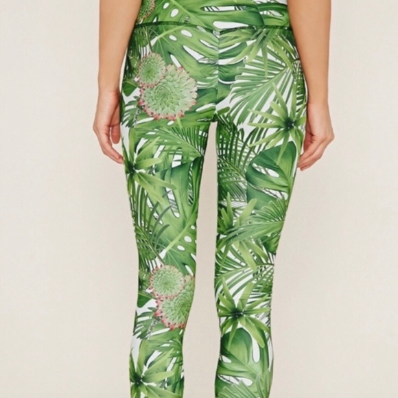 Palm Print Leggings - Picture 2 of 6